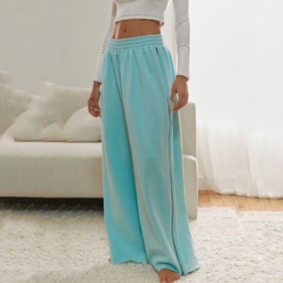 Urban Outfitters Out From Under Teal Zippy Wide Leg Pull On Sweatpants Sz M - Picture 1 of 12